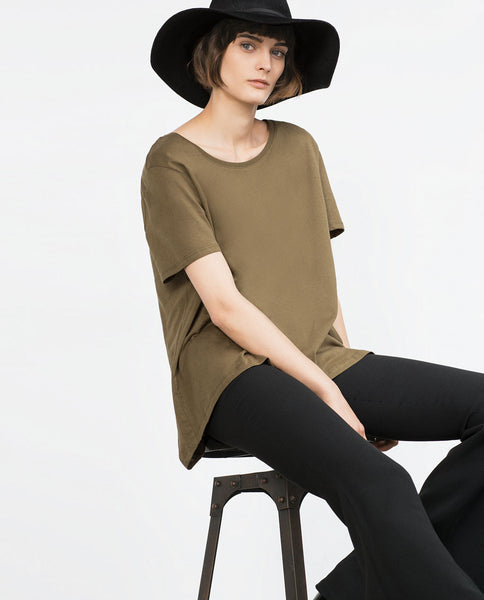 T-SHIRT WITH ASYMMETRIC HEM