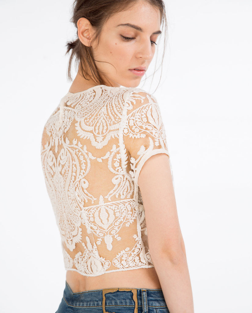 LACE CROP TOP