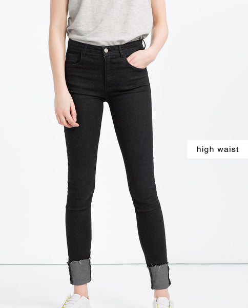 ESSENTIAL FITS JEANS